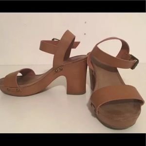 MIA MANUELA Platform Sandals Size 7 Natural Tan